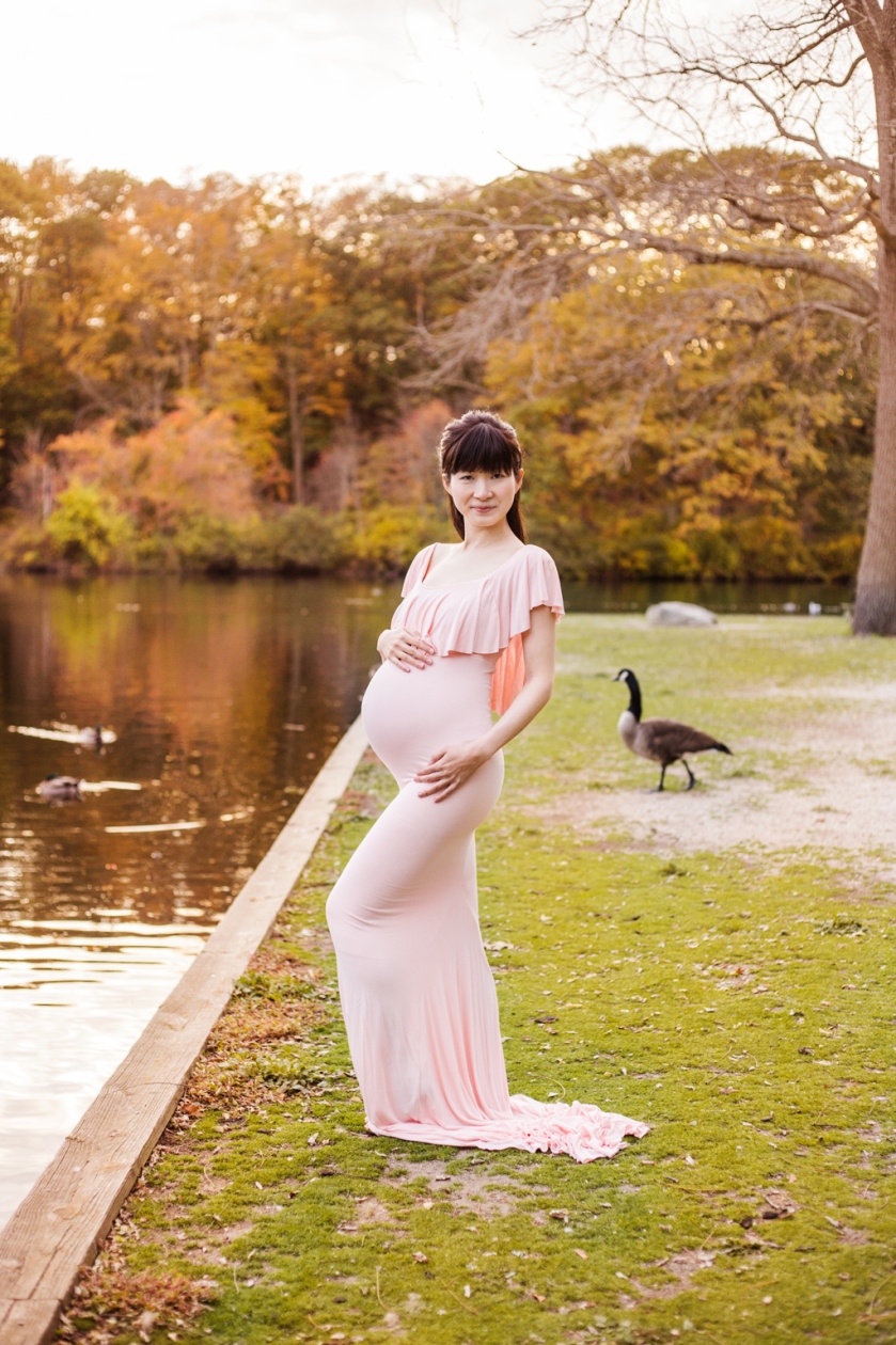 Outdoor fall materntiy session jessica michelle photo in Stony Brook Long Island New York at Avalon Nature Preserve